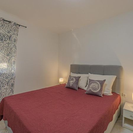 Ivica Super Comfortable, Newly Furnished Apartment In A Top Location Metajna Luaran gambar